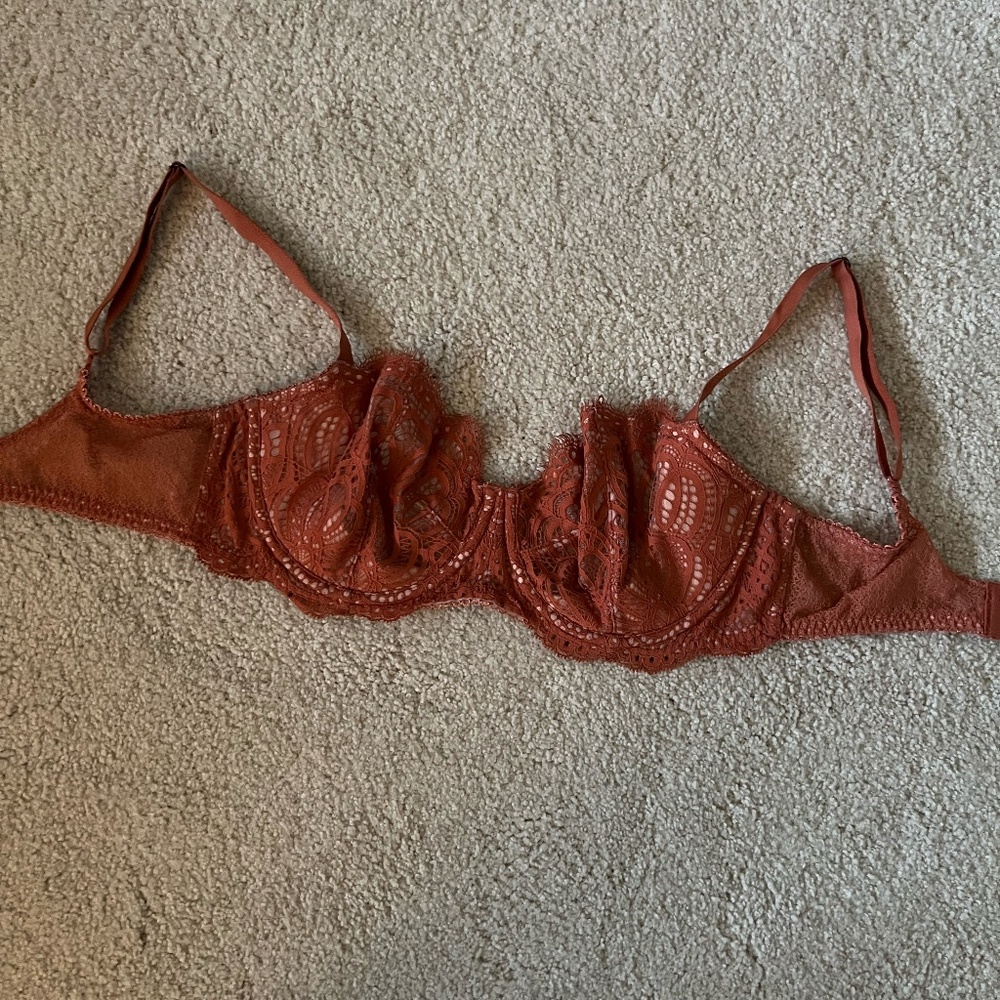 Victoria's Secret Dream Angels Lace Bra 34DD